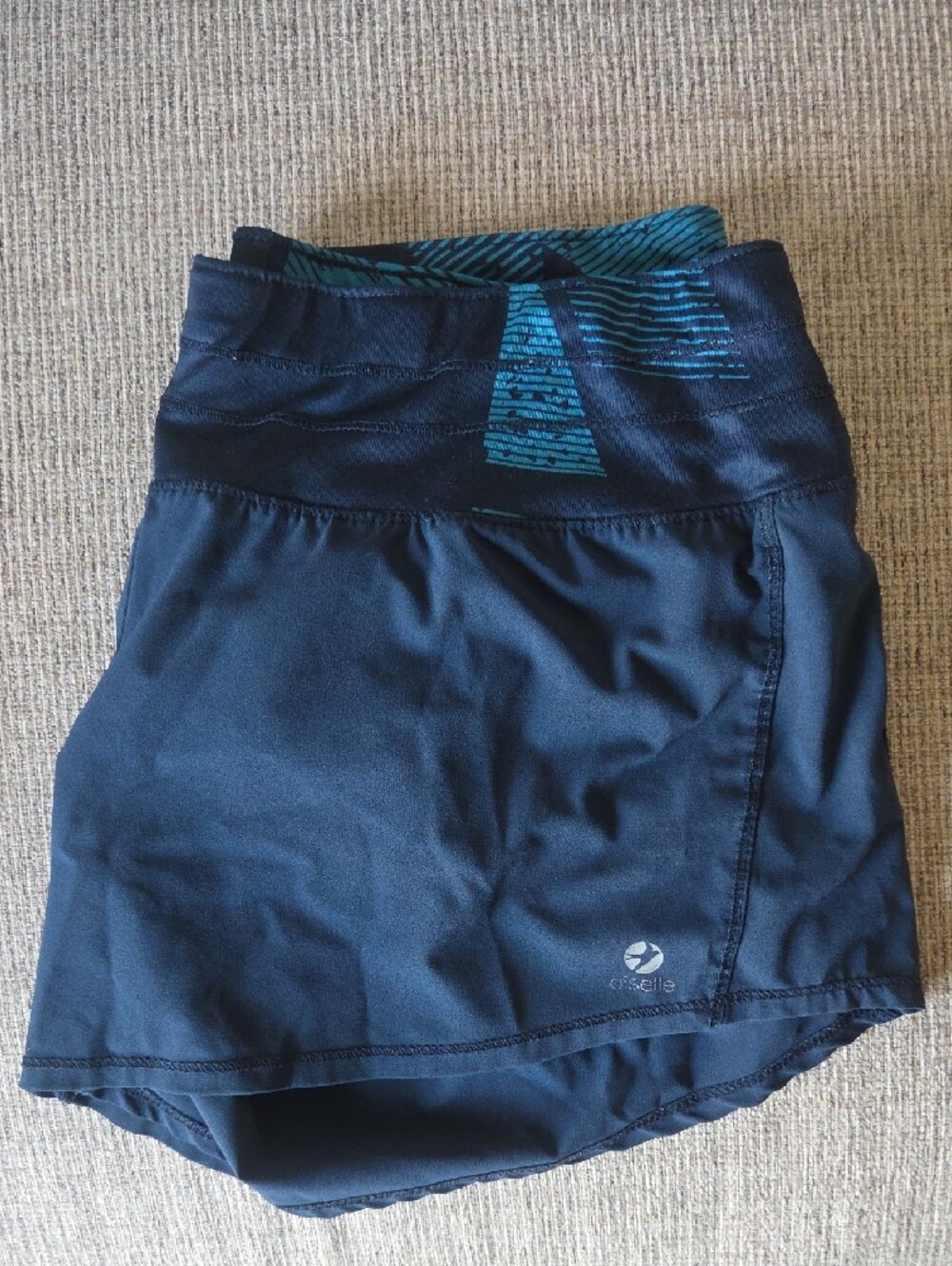 Oiselle Roga Shorts - Picture 2 of 5